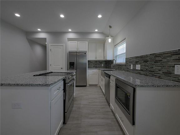 3rd image of 603 E Carter St