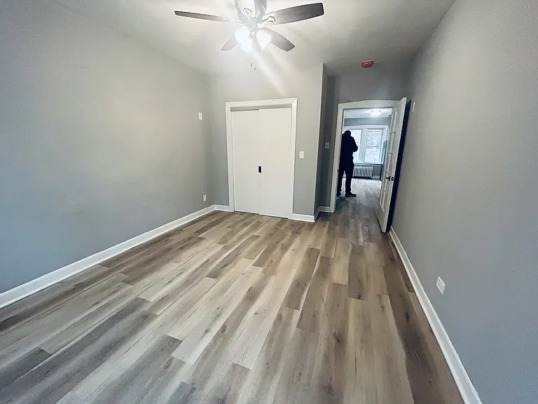 5005 N Harding Ave #5009-3 — Photo 4
