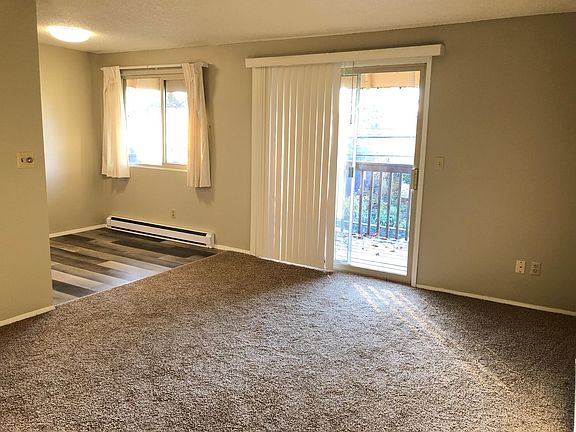 2nd image of 314 Quince St NE APT 3