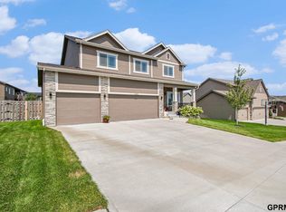 16610 Read St, Bennington, NE 68007