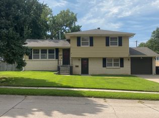 12609 N St, Omaha, NE 68137