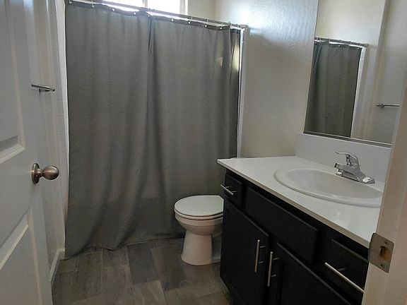4th image of 3342 Seymour St