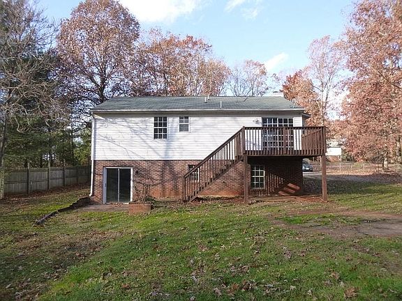 3rd image of 500 Jefferson Manor Dr