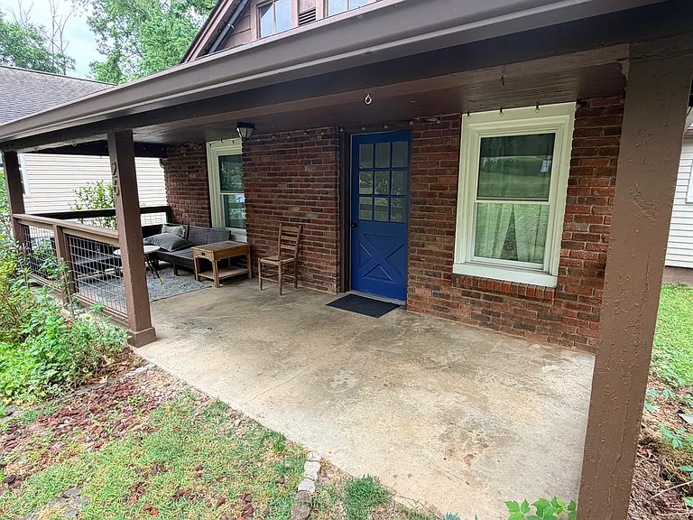 Oak Hill Cir — Photo 2