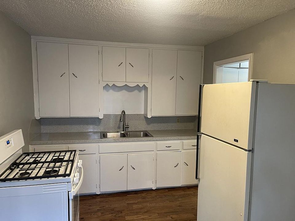 1st image of 902 N Garfield Ave #D