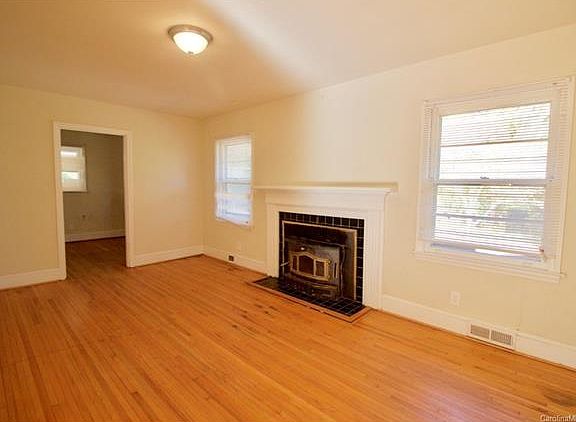 2nd image of 665 Allister Dr