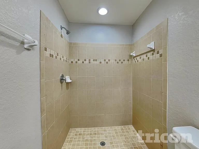 921 Kingfisher Dr — Photo 9