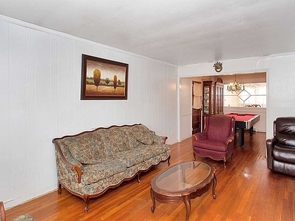 5th image of 392 Fenimore Ave