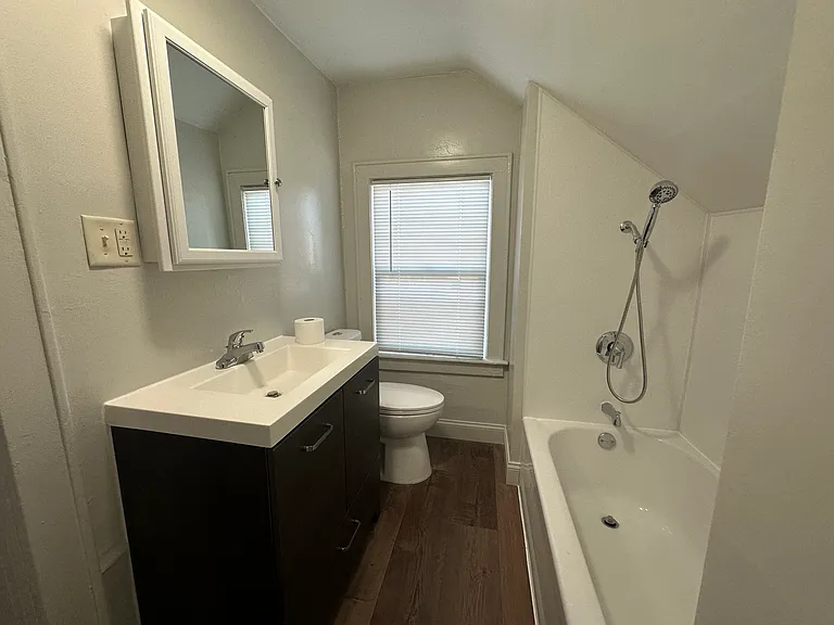 623 Jefferson Ave #6 — Photo 4