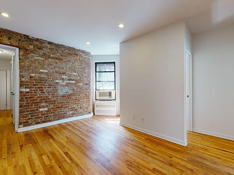 334 E 78th St #10 — Photo 1