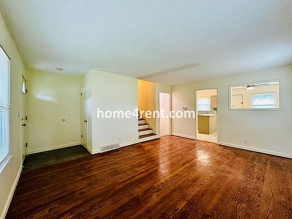 4th image of 734 S Central St