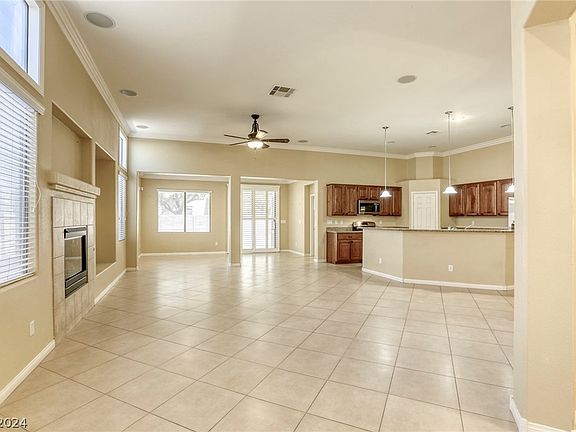4th image of 4208 Narada Falls Ave