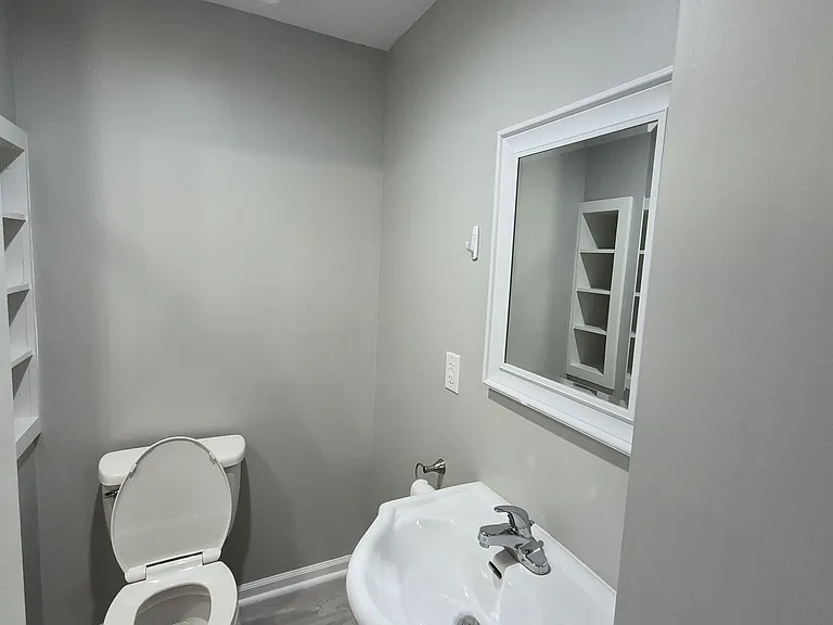 139 E South St — Photo 18