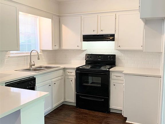 3rd image of 304 N Wortman Ave