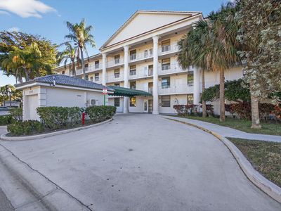 3716 Whitehall Drive #203, West Palm Beach, FL, 33401