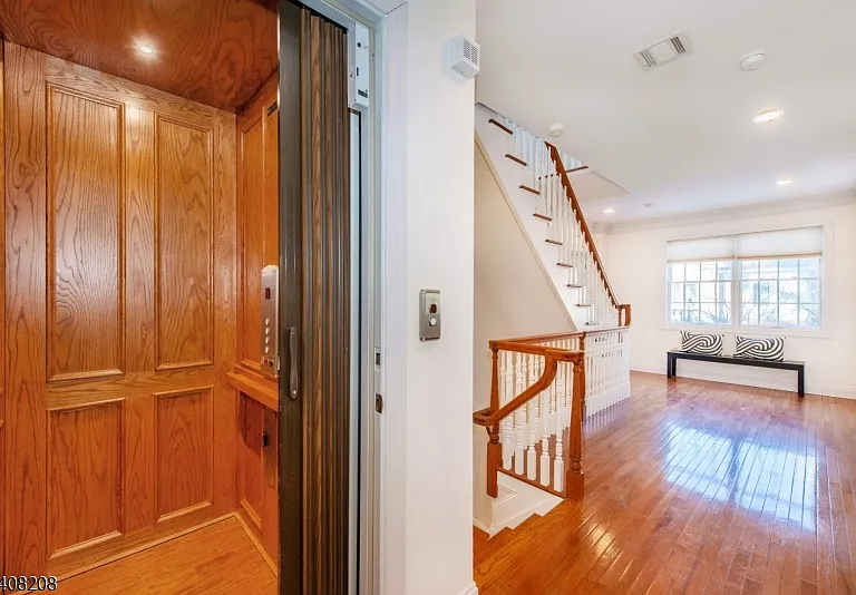 3 Christopher Ct — Photo 21