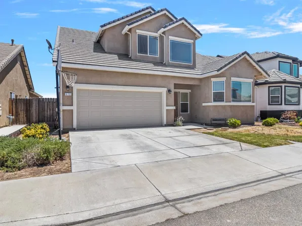 572 Saint Helena Dr, Newman, CA 95360