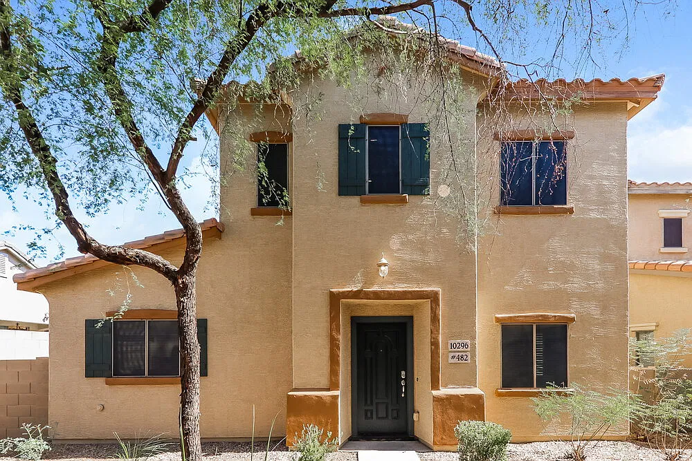 3 bed, 3.0 bath, 1574 sqft, $2,050 — Photo 1