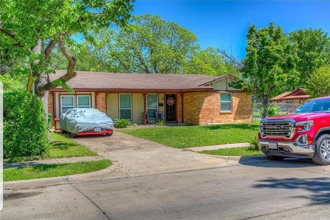 4 bed, 1.5 bath, 1500 sqft, $1,955 — Photo 1