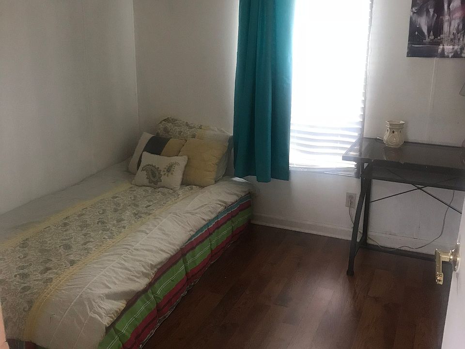 1st image of 423 Underwood Cir