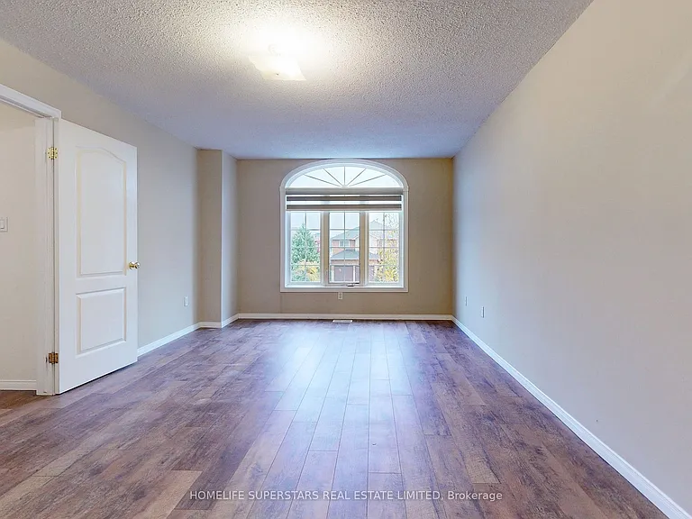 32 Holkham Ave — Photo 17