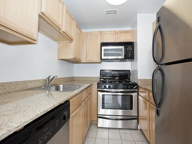 756 Washington St #1-E — Photo 4