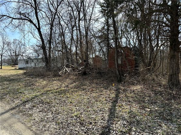 E Old Highway 40, Marshall, IL 62441