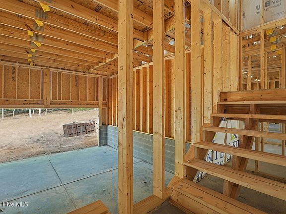5th image of 135 Hidden Pines Way