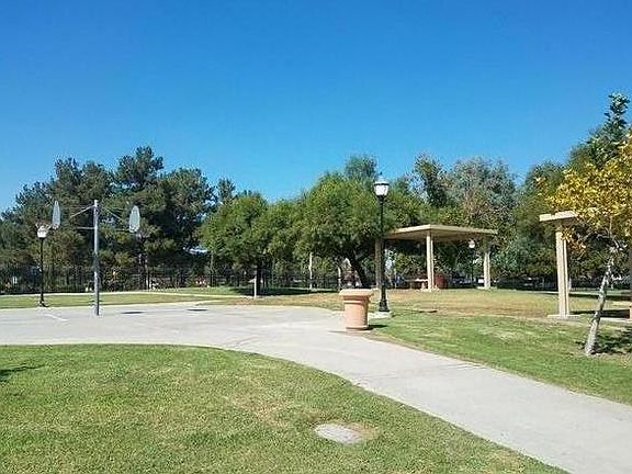 5th image of 25792 Iris Ave Unit C