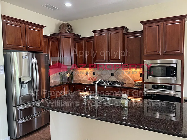20540 N 268th Dr — Photo 10