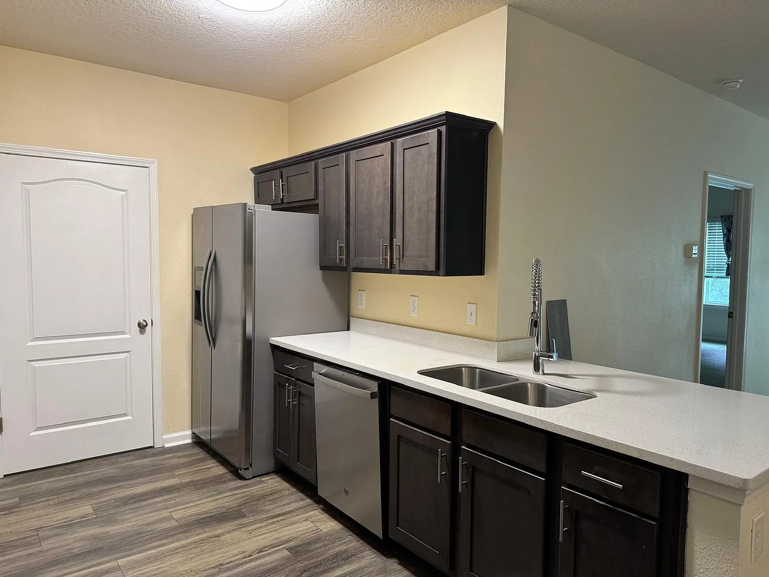 2 bed, 1101 sqft, $1,425 — Photo 4