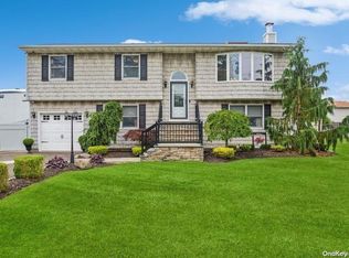 2224 Pond Rd, Ronkonkoma, NY 11779