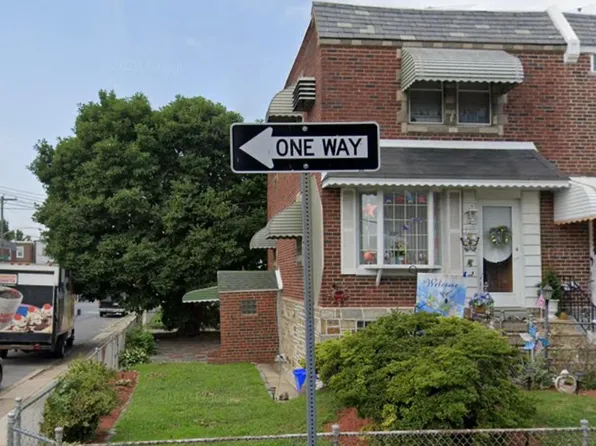 4560 Oakmont St, Philadelphia, PA 19136