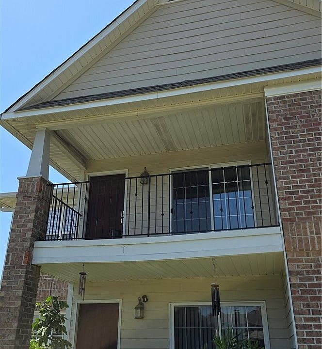 2nd image of 1851 Balmoral Dr