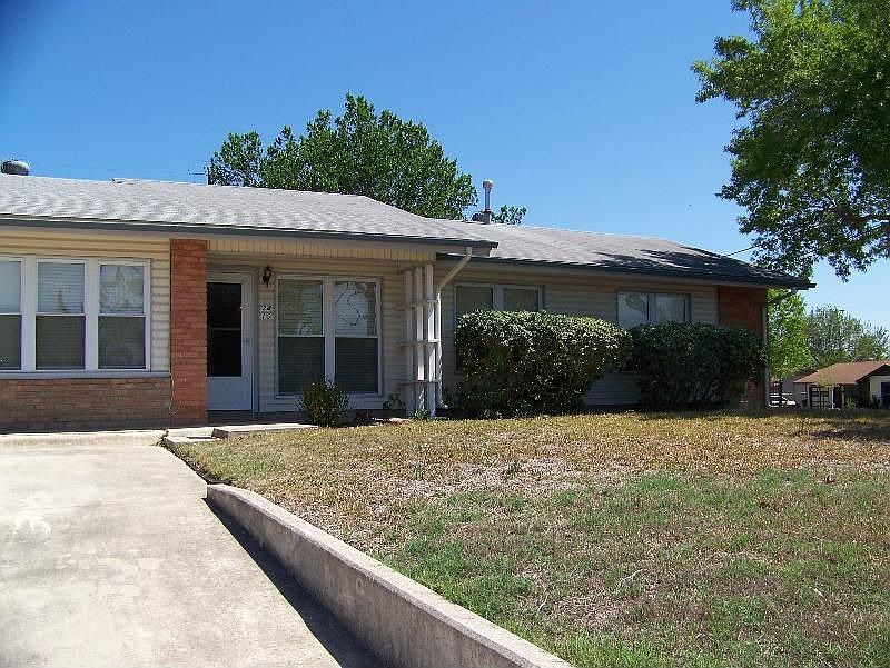 1st image of 3415 Pollydale Ave