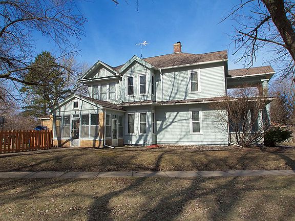 5th image of 3314 Davis Ave