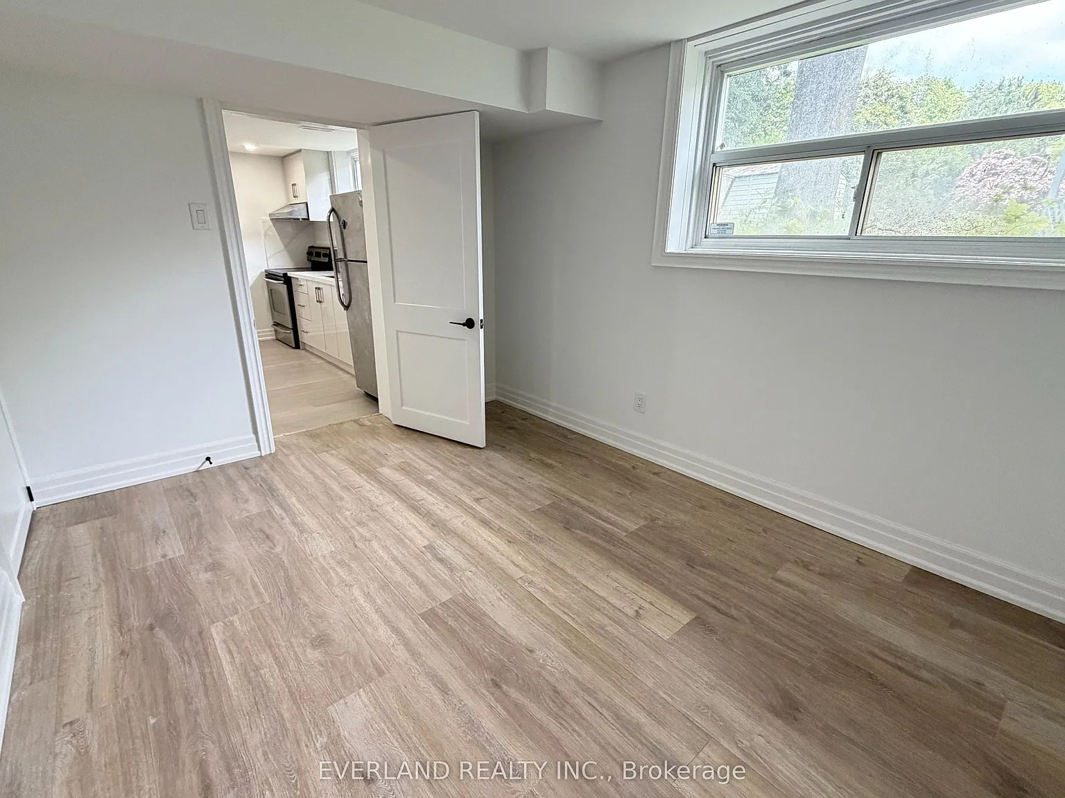 116 Sylvan Ave — Photo 4