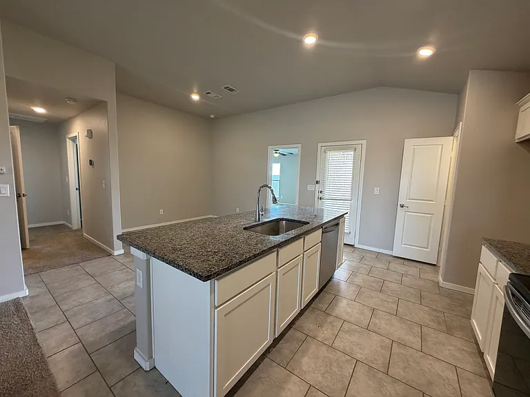 10424 Xenia Ave — Photo 11