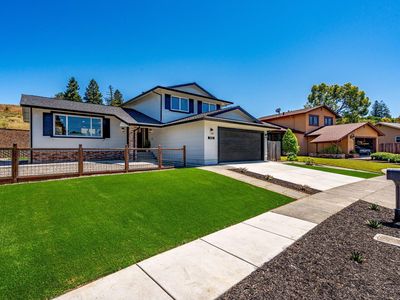 1010 Round Hill Circle, Napa, CA, 94558