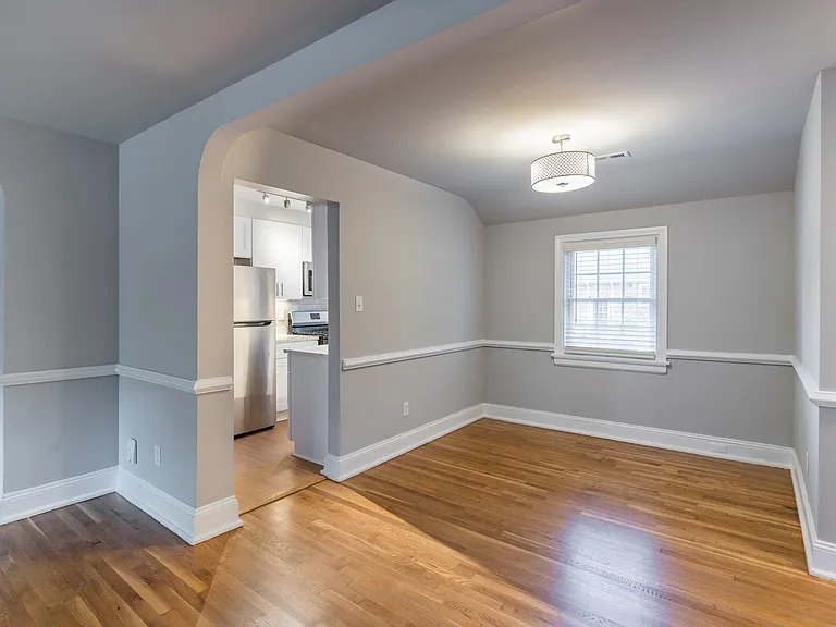 Malvern Manor Apartments — Photo 41