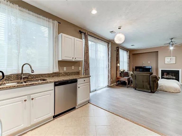 224 Harmony Ct — Photo 12