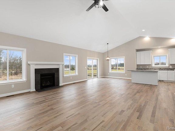 5th image of 10014 Santa Lucia