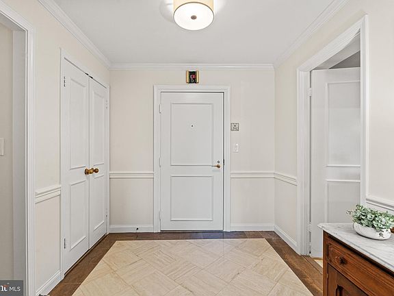 5th image of 1250 S Washington St Unit 204