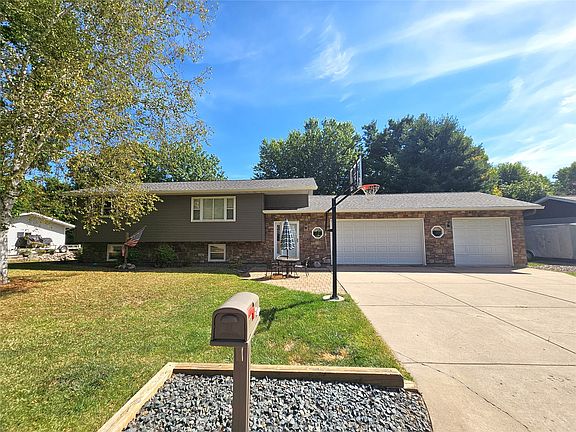 2nd image of 1105 Boehmer Drive