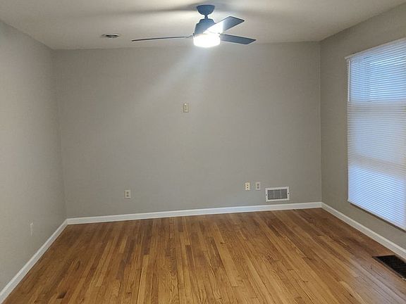 3rd image of 300 N Hillsdale Dr