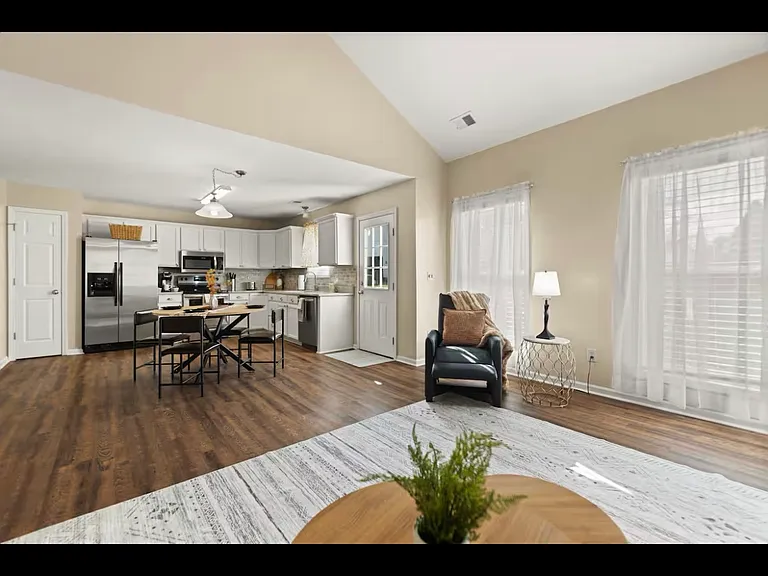 1409 Pleasant Ridge Dr — Photo 6