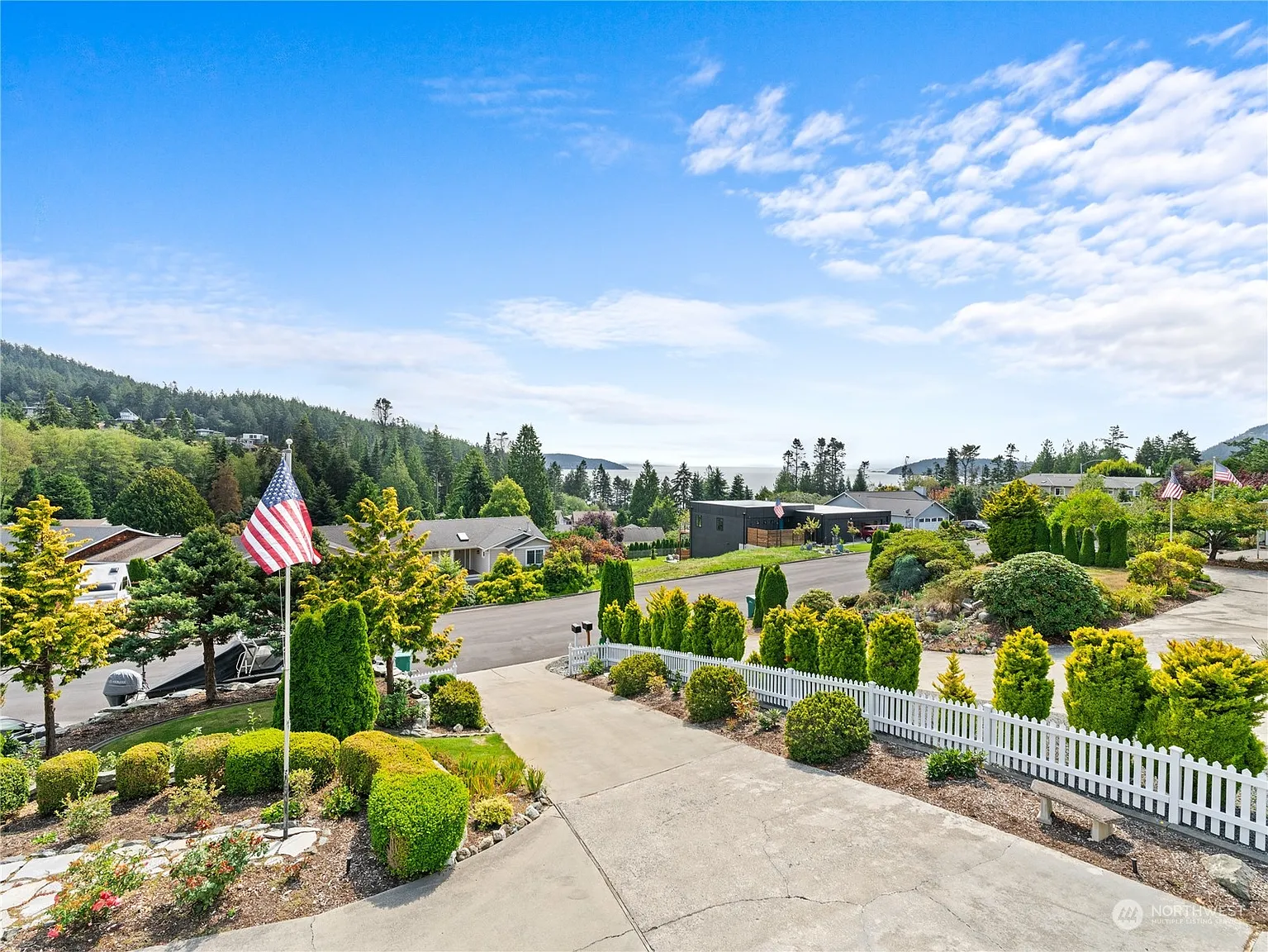 4506 Queen Ann Way photo 1