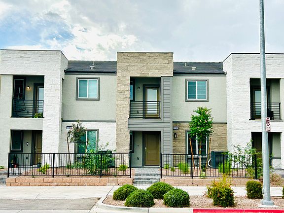 3rd image of 1163 Heliodor Ave