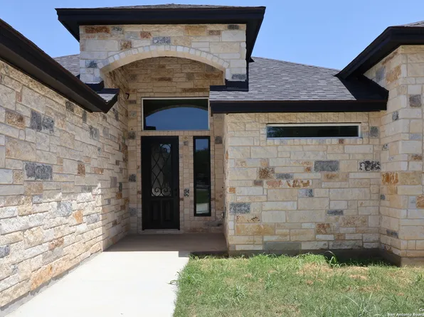 1229 FM 3175, Lytle, TX 78052