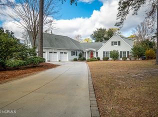 5208 Webb Ct, Morehead City, NC 28557
